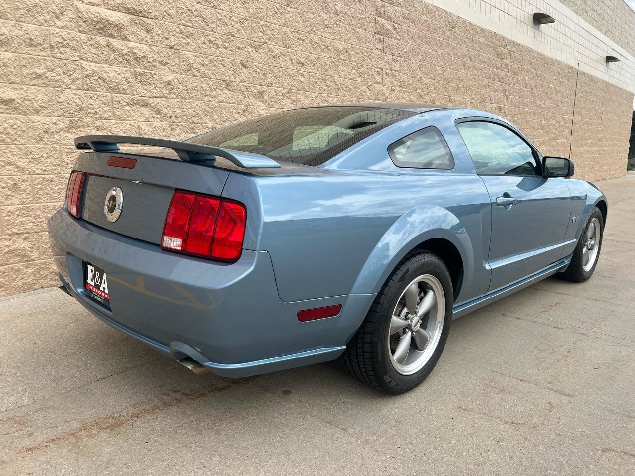 Used 2005 Ford Mustang GT Premium RWD image 5