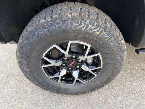 New 2026 GMC Canyon AT4X image 10