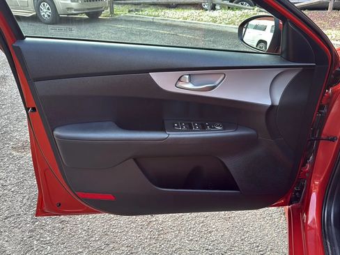 Used 2023 Kia Forte LXS w/ LXS Technology Package FWD image 13