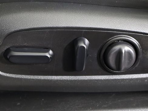 Used 2020 Chevrolet Equinox Premier FWD image 38