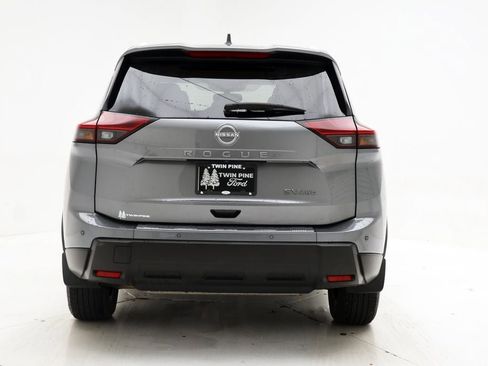 Used 2024 Nissan Rogue SV w/ SV Premium Package AWD/4WD image 8
