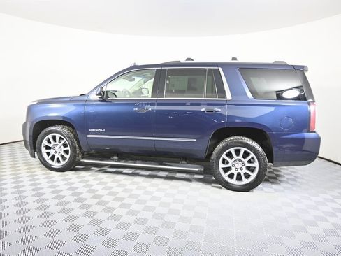 Used 2017 GMC Yukon Denali image 3