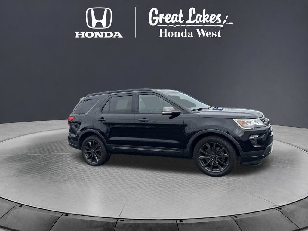Used 2018 Ford Explorer XLT w/ Equipment Group 202A AWD/4WD image 4