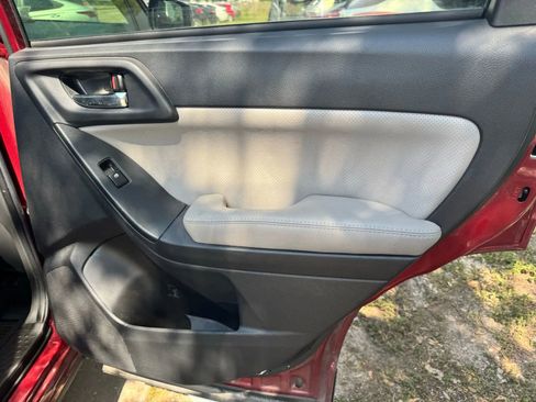 Used 2015 Subaru Forester 2.5i Limited AWD/4WD image 21