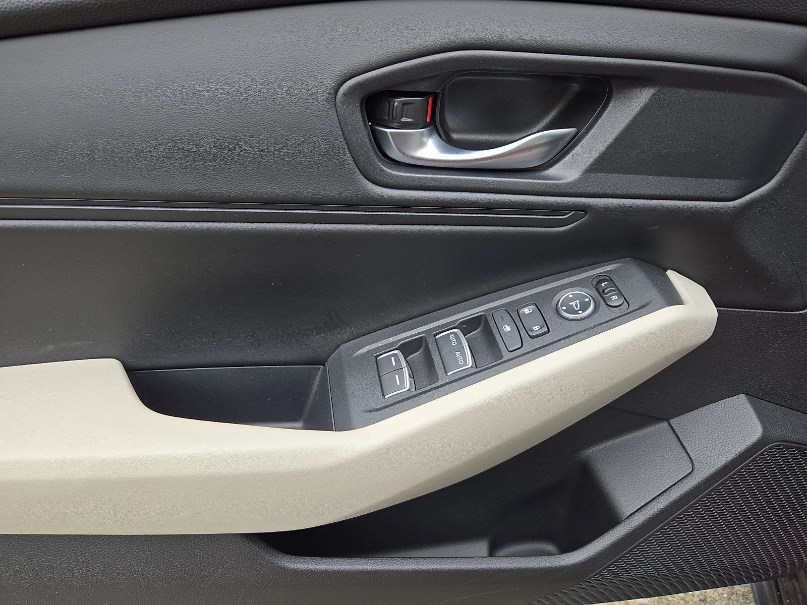 Certified 2024 Honda Accord EX image 12