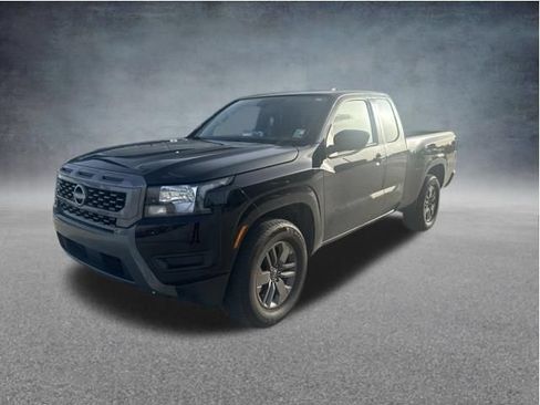 Used 2025 Nissan Frontier SV RWD image 3