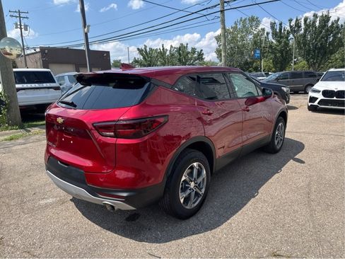 Used 2025 Chevrolet Blazer LT AWD/4WD image 6