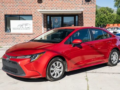 Used 2020 Toyota Corolla LE FWD image 1