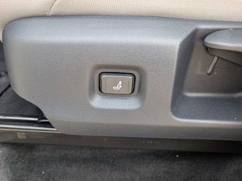 Used 2025 Toyota Tacoma SR5 RWD image 15