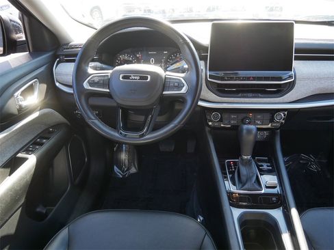 Used 2022 Jeep Compass Latitude image 12