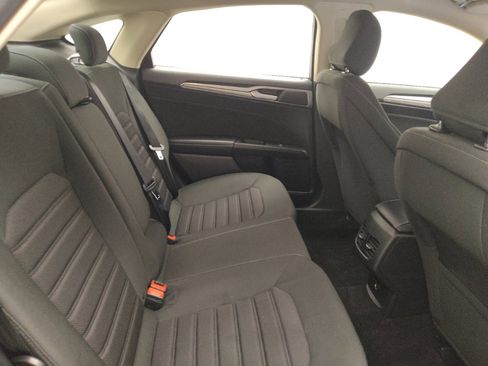 Used 2020 Ford Fusion SE image 19