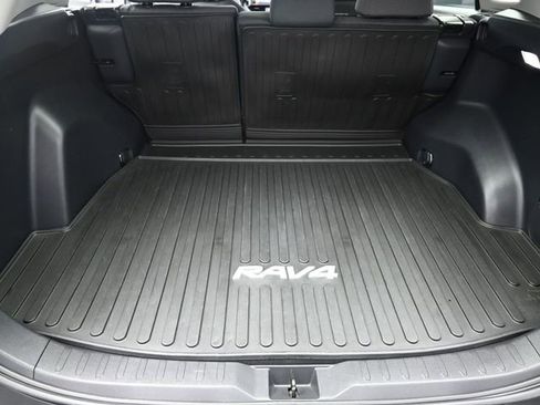 Used 2023 Toyota RAV4 XLE AWD/4WD image 21