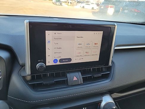 Used 2025 Toyota RAV4 XLE image 19