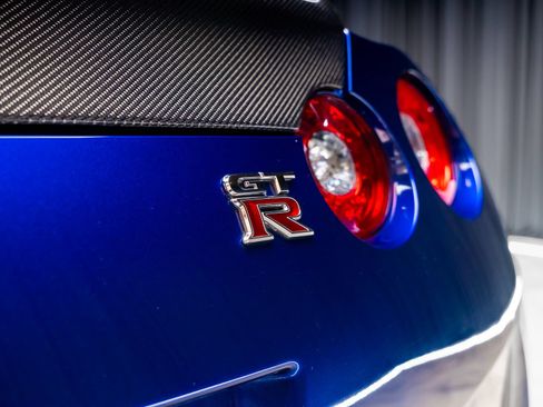 Used 2013 Nissan GT-R Black Edition AWD/4WD image 5