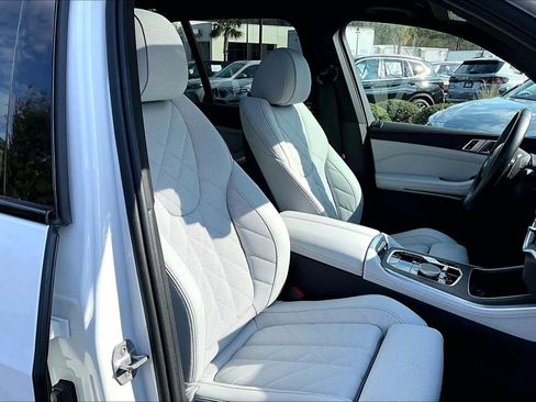 Certified 2025 BMW X5 xDrive40i w/ M Sport Package image 9