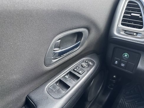 Used 2016 Honda HR-V LX image 26