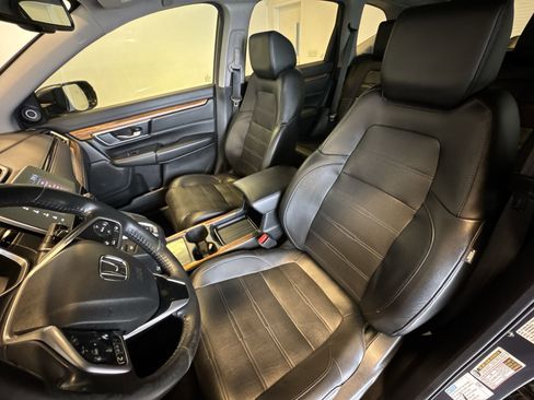 Used 2020 Honda CR-V Touring image 11