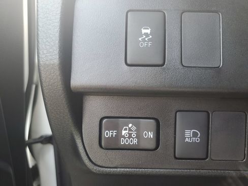 Used 2020 Toyota Tacoma SR w/ SR Convenience Package RWD image 20