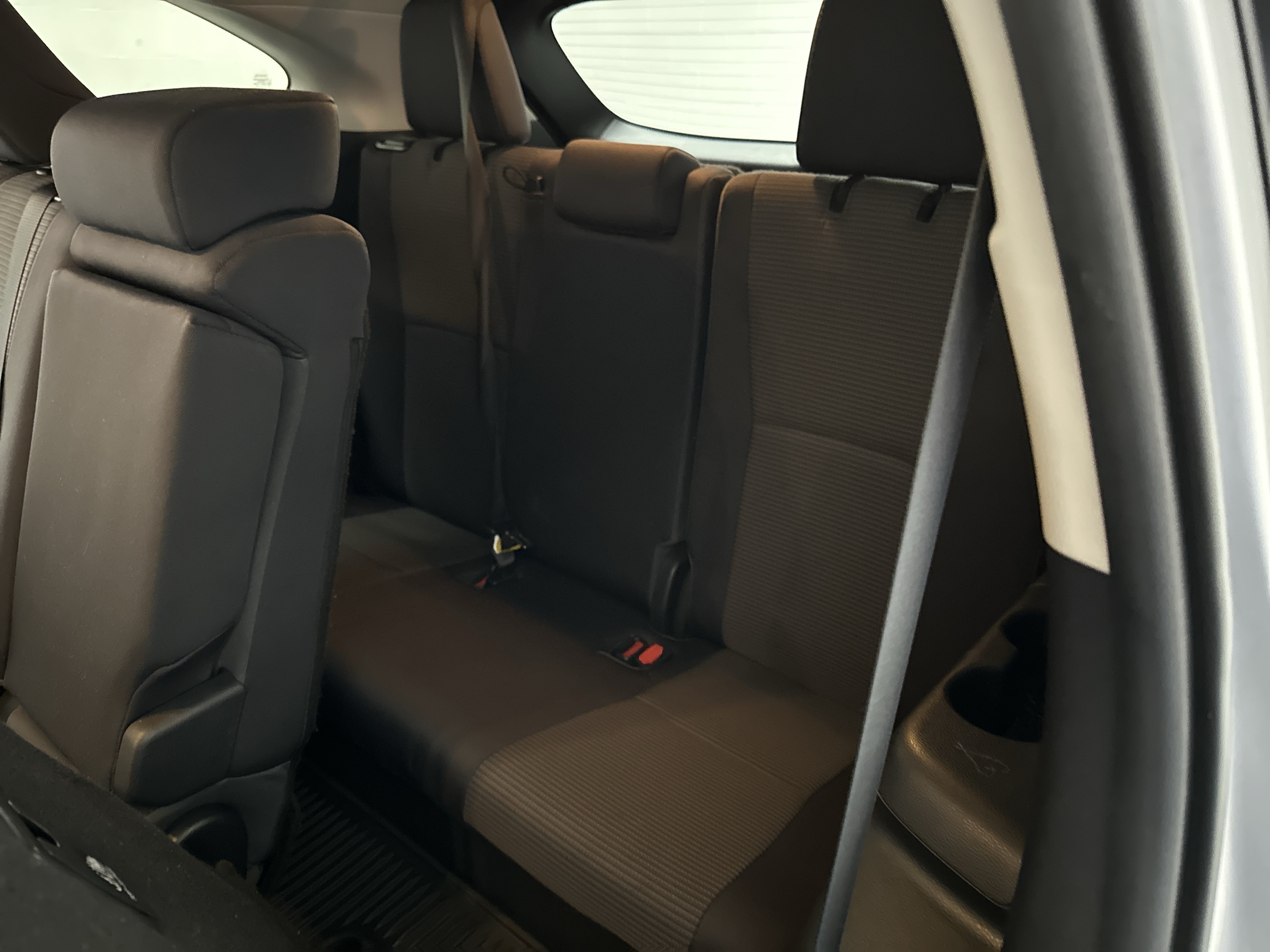 Used 2023 Toyota Highlander LE FWD image 25