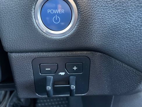 Used 2024 Toyota Tundra Limited AWD/4WD image 27