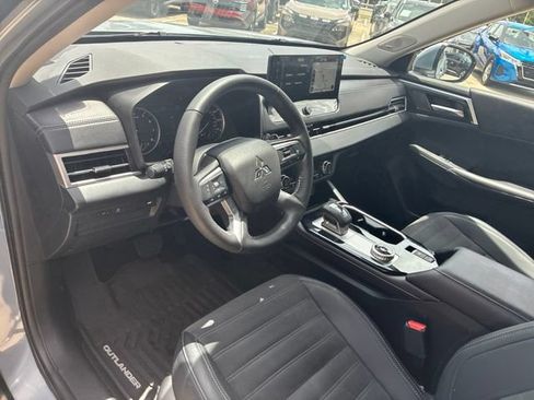 Used 2026 Mitsubishi Outlander SE FWD image 17