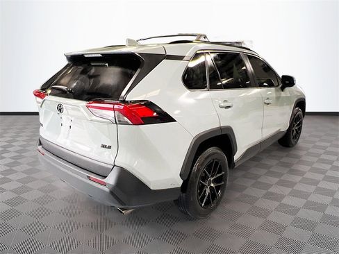 Used 2019 Toyota RAV4 XLE image 7