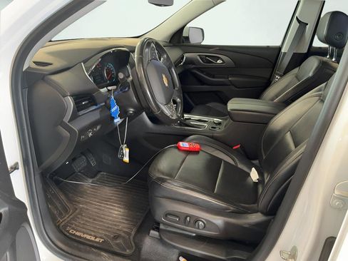 Used 2018 Chevrolet Traverse Premier image 2