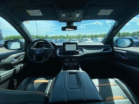 Used 2022 GMC Yukon XL AT4 AWD/4WD image 25