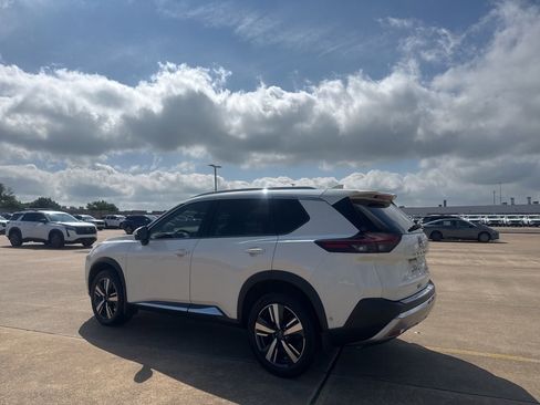 Certified 2023 Nissan Rogue Platinum w/ Platinum Premium Package FWD image 15