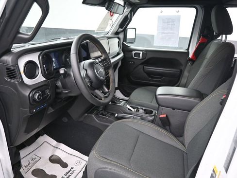 Used 2024 Jeep Wrangler Unlimited w/ Convenience Group AWD/4WD image 25