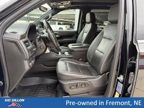 Used 2021 Chevrolet Suburban Premier w/ Premium Package AWD/4WD image 18