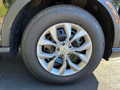 Certified 2025 Honda CR-V LX image 9