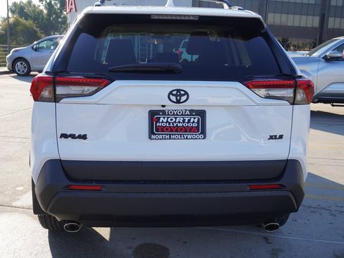 New 2025 Toyota RAV4 XLE image 4