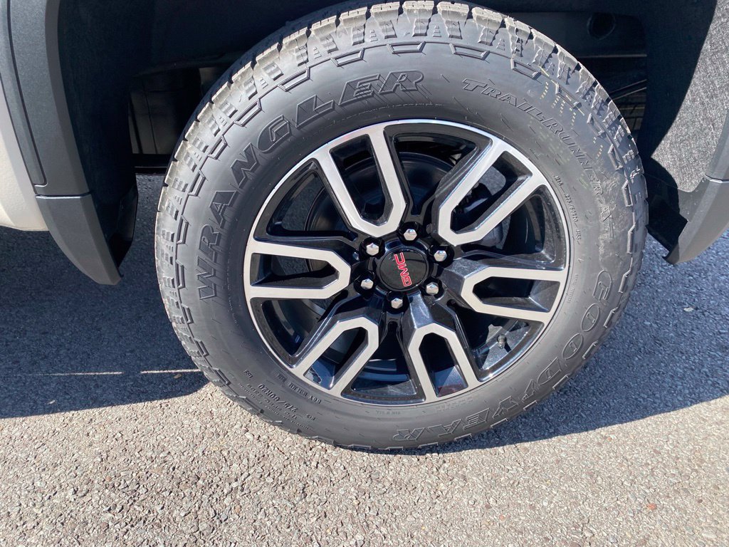 New 2026 GMC Sierra 1500 AT4 w/ AT4 Premium Package AWD/4WD image 13