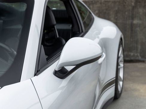 Certified 2018 Porsche 911 GT3 RWD image 18