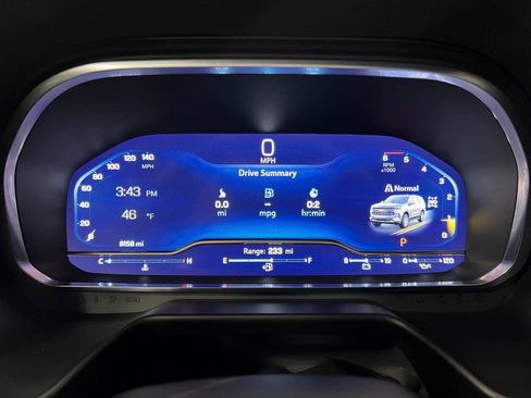 Used 2024 Chevrolet Suburban RST w/ Luxury Package image 28