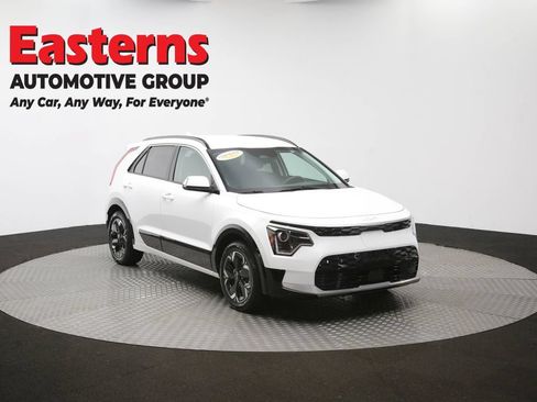 Used 2023 Kia Niro Wind w/ Wind Preserve Package FWD image 49
