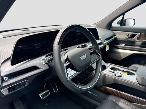 New 2026 Cadillac Vistiq Luxury image 9