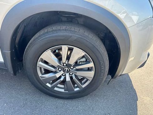 Used 2024 Nissan Pathfinder S FWD image 4