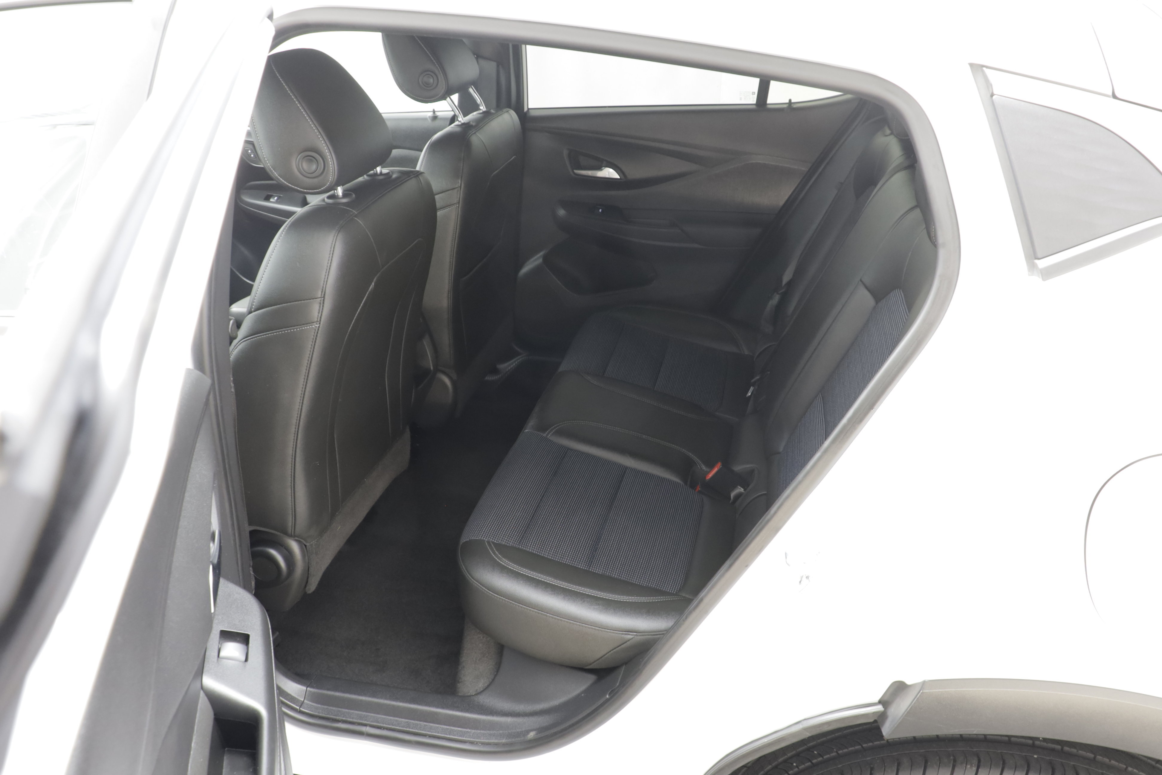 Used 2025 Buick Envista Preferred FWD image 14