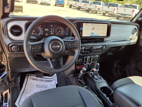 Used 2024 Jeep Gladiator Sport image 15