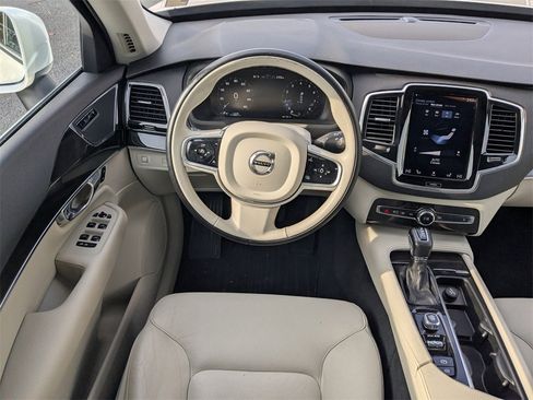 Used 2018 Volvo XC90 T6 Momentum w/ Convenience Package image 24