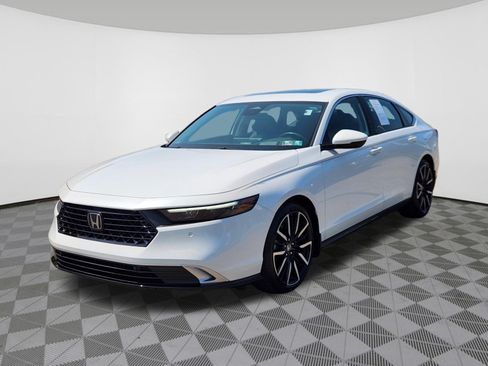 Certified 2023 Honda Accord Touring image 2