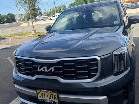 Used 2024 Kia Telluride S w/ S Sunroof Package AWD/4WD image 2