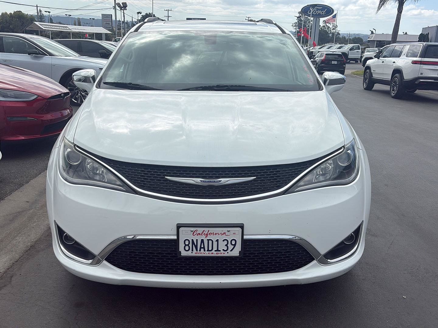 Used 2020 Chrysler Pacifica Limited FWD image 2