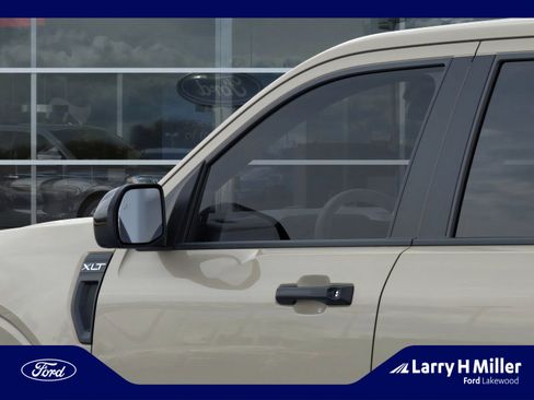 New 2025 Ford Maverick XLT w/ XLT Luxury Package image 21