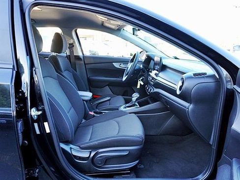 Used 2023 Kia Forte LXS FWD image 11