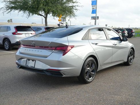 Used 2021 Hyundai Elantra SEL w/ Cargo Package FWD image 5