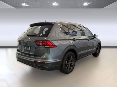 Certified 2024 Volkswagen Tiguan SE w/ Panoramic Sunroof Package FWD image 9