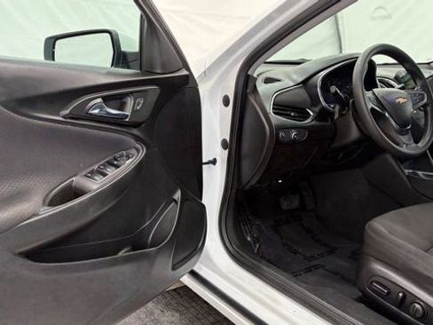 Used 2021 Chevrolet Malibu LT image 31